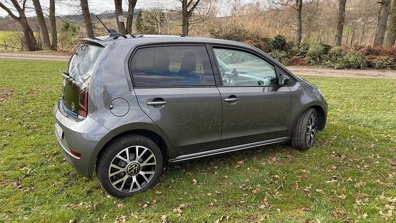 Gebraucht VW e-up! Style 61 kW (83 PS) 2022 Grau Kleinwagen