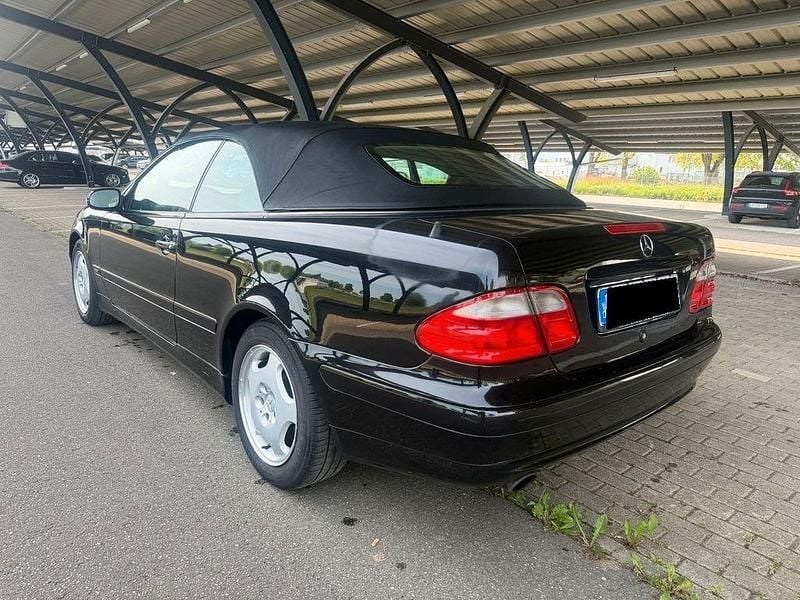 Gebraucht Mercedes CLK200 136 PS (100 kW) 1999 Schwarz Cabrio
