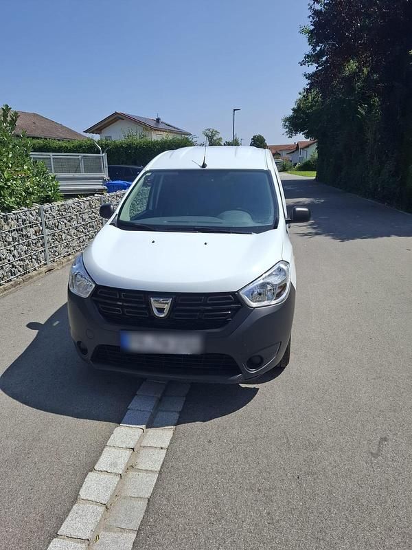 Weiß Gebraucht 2021 Dacia Dokker Van | 10.900 € - Bild 1/4