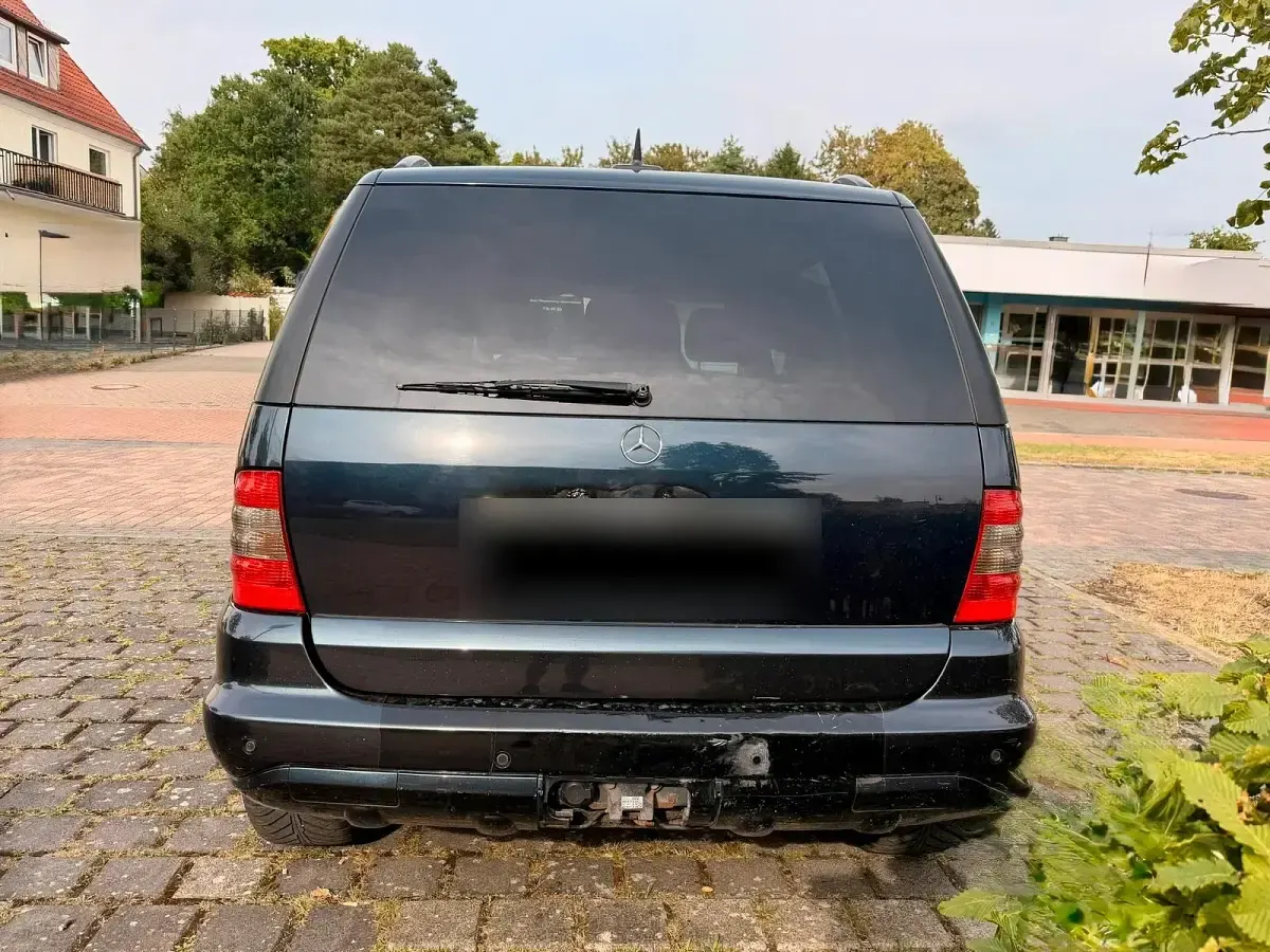 Gebraucht Mercedes ML270 Edition 163 PS (119 kW) 2004 Schwarz SUV