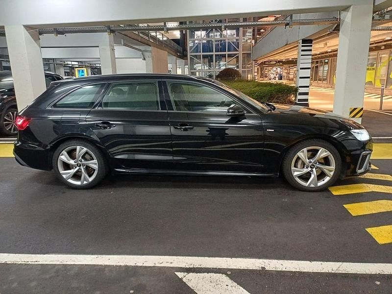 Gebraucht Audi A4 S-Line 204 PS (150 kW) 2021 Mythosschwarz Kombi