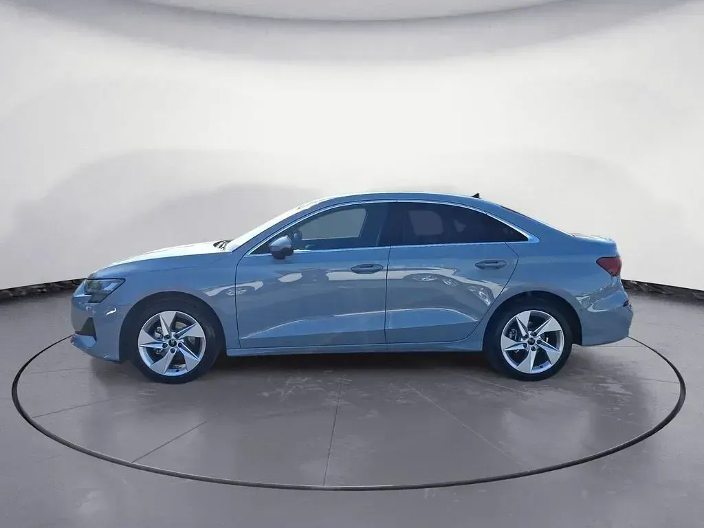 Second-hand Audi A3 Advanced 150 CP (110 kW) 2025 Gri Berlinǎ