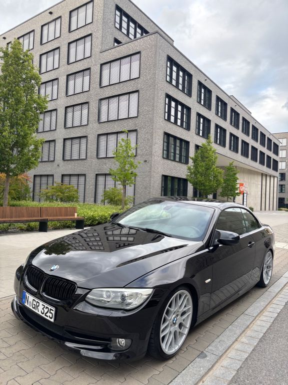 Schwarz Gebraucht 2011 BMW 320 Cabriolet M Performance Cabrio | 13.499 € (Fairer Preis) - Bild 1/4