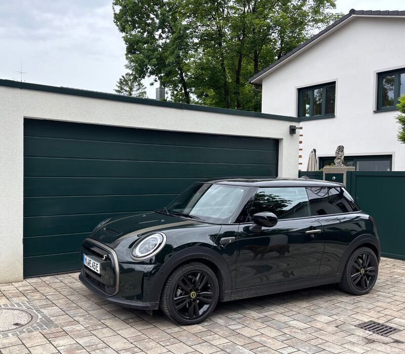 Grün Gebraucht 2023 Mini Cooper SE Resolute Edition Kleinwagen | 22.900 € (Fairer Preis) - Bild 1/4
