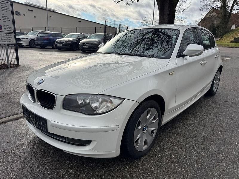 Gebraucht BMW 116 Advantage 116 PS (85 kW) 2011 Weiß Kleinwagen