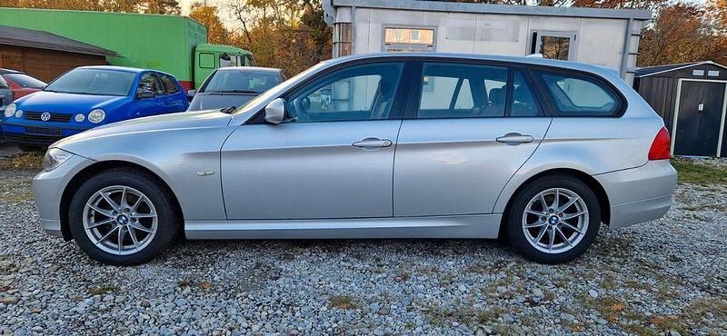 Gebraucht BMW 318 143 PS (105 kW) 2009 Silber Kombi