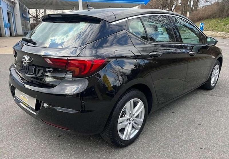 Gebraucht Opel Astra Dynamic 125 PS (91 kW) 2019 Schwarz metallic Kleinwagen