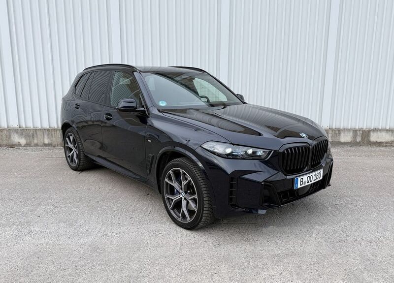 Carbonschwarz metallic Gebraucht 2023 BMW X5 M Sport SUV | 76.900 € (Etwas zu teuer) - Bild 1/4