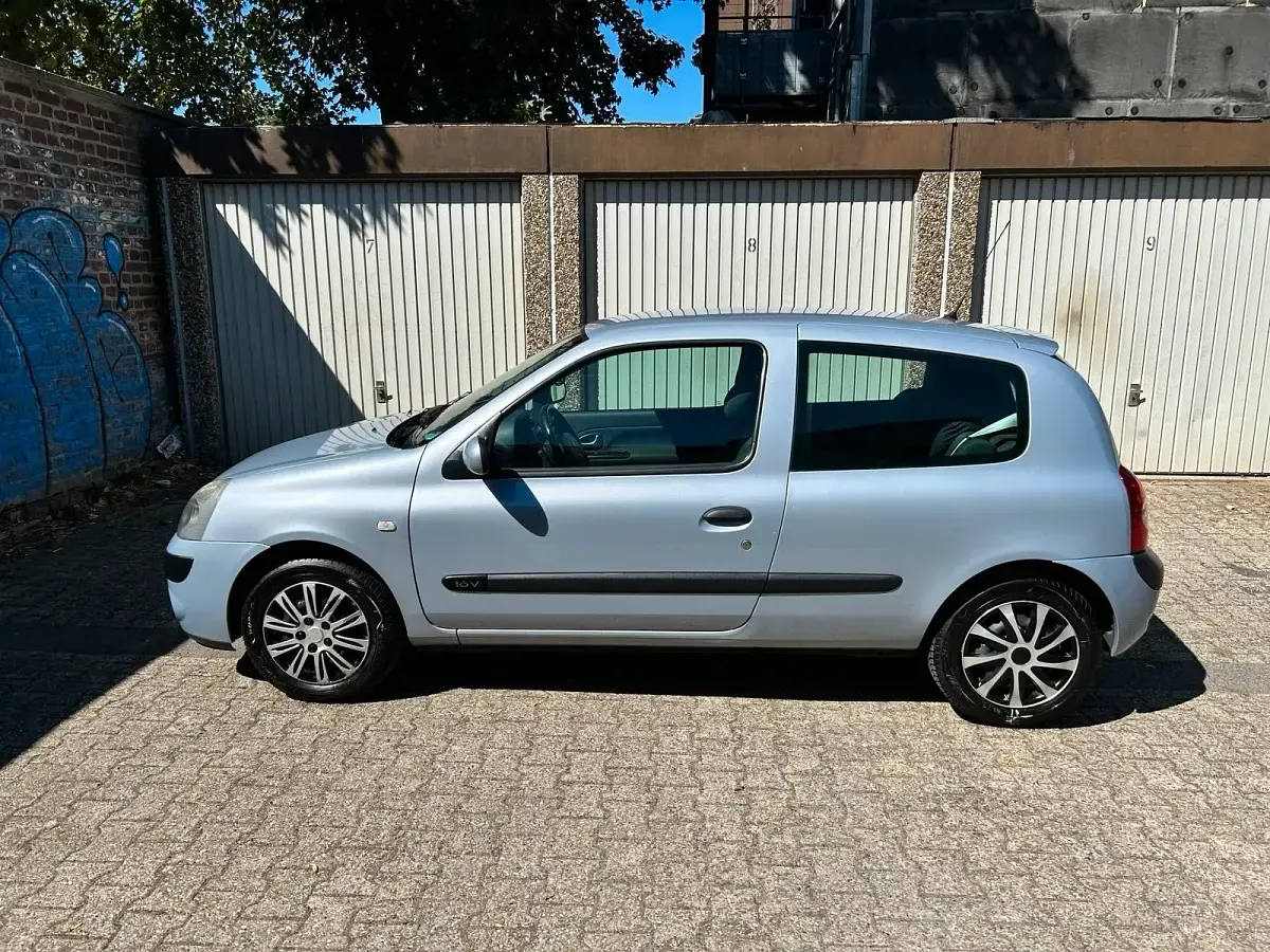 Gebraucht Renault Clio 75 PS (55 kW) 2004 Kleinwagen