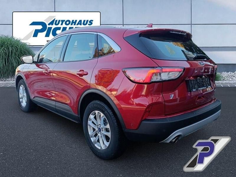 Gebraucht Ford Kuga Titanium 224 PS (164 kW) 2021 Rot(metallic) SUV