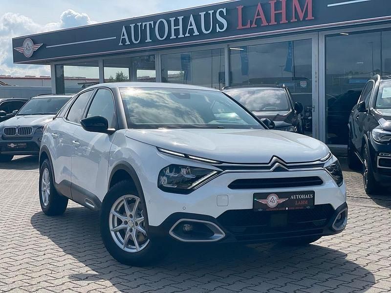 Weiß Gebraucht 2023 Citroën C4 PureTech Limousine | 16.990 € (Fairer Preis) - Bild 1/4