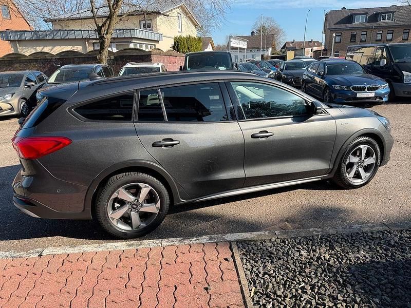 Gebraucht Ford Focus Active 150 PS (110 kW) 2019 Limousine