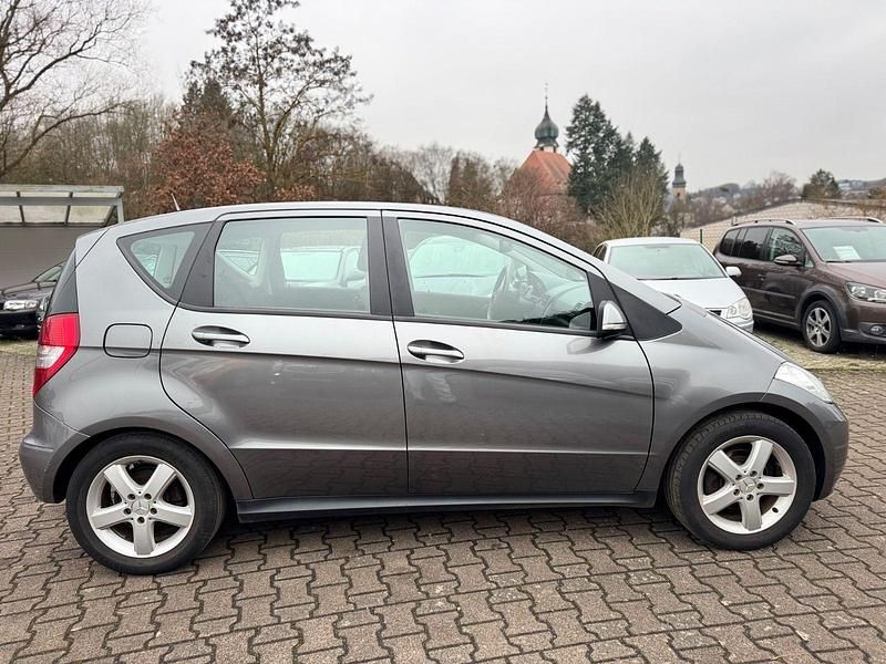 Gebraucht Mercedes A150 95 PS (69 kW) 2009 Grau Kleinwagen
