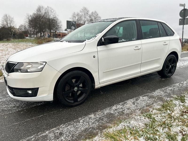 Weiß Gebraucht 2015 Skoda Rapid Limousine | 6.499 € (Superpreis) - Bild 1/3