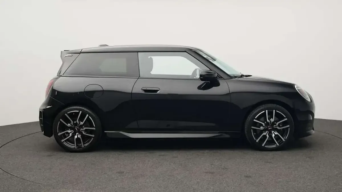 Gebraucht Mini Cooper SE 160 kW (218 PS) 2024 Schwarz Kleinwagen