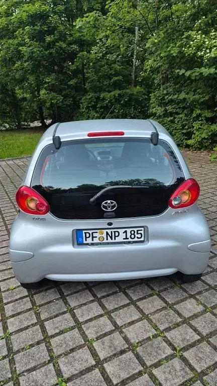 Gebraucht Toyota Aygo 68 PS (50 kW) 2006 Silber Kleinwagen