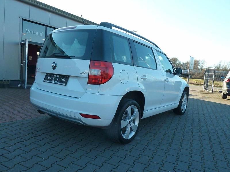 Gebraucht Skoda Yeti Ambition 105 PS (77 kW) 2015 Weiß SUV