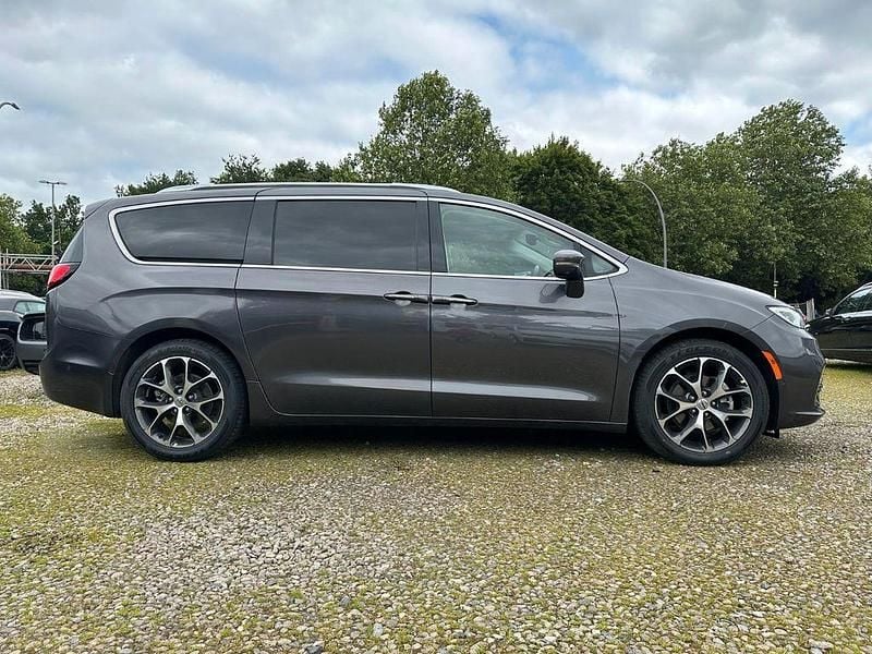 Usata Chrysler Pacifica 291 CV (214 kW) 2021 Grigio SUV