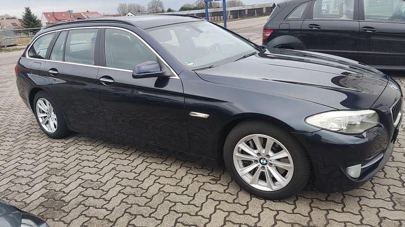 Gebraucht BMW 535 313 PS (230 kW) 2012 Blau Kombi