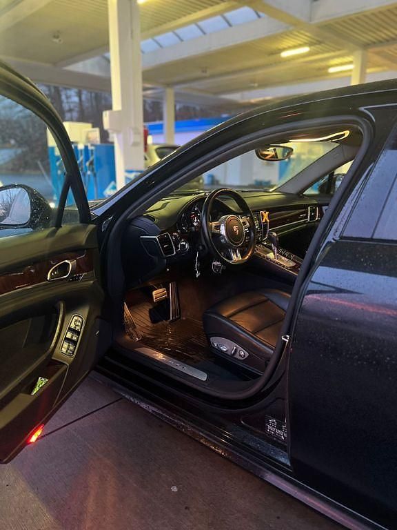 Gebraucht Porsche Panamera 250 PS (183 kW) 2013 Schwarz Kleinwagen