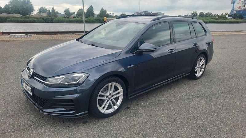 Blau Gebraucht 2018 VW Golf VII GTD Kombi | 16.500 € (Guter Preis) - Bild 1/4