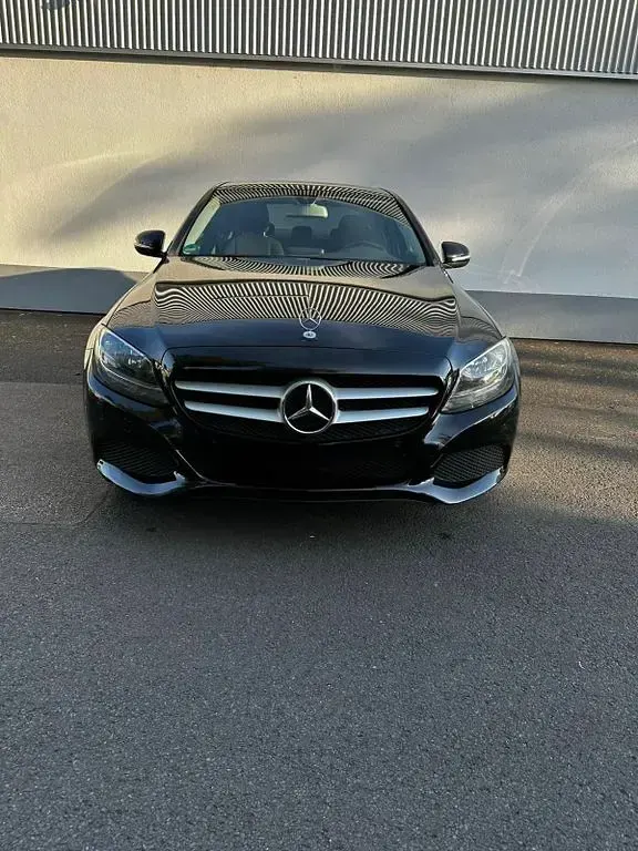 Gebraucht Mercedes C180 156 PS (114 kW) 2014 Schwarz Limousine