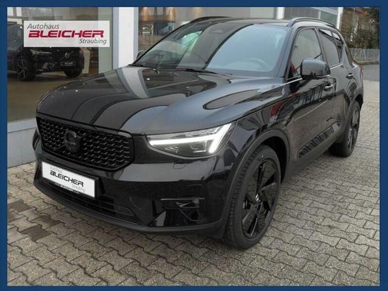 Gebraucht Volvo XC40 Plus 197 PS (144 kW) 2025 Onyx black / metallic SUV