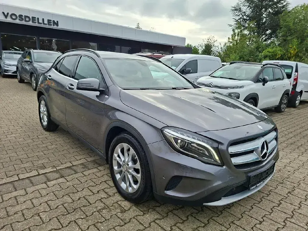 Gebraucht Mercedes GLA200 156 PS (114 kW) 2014 Grau SUV