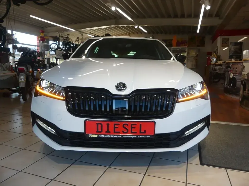 Gebraucht Skoda Superb SportLine 190 PS (139 kW) 2020 Weiß Kombi