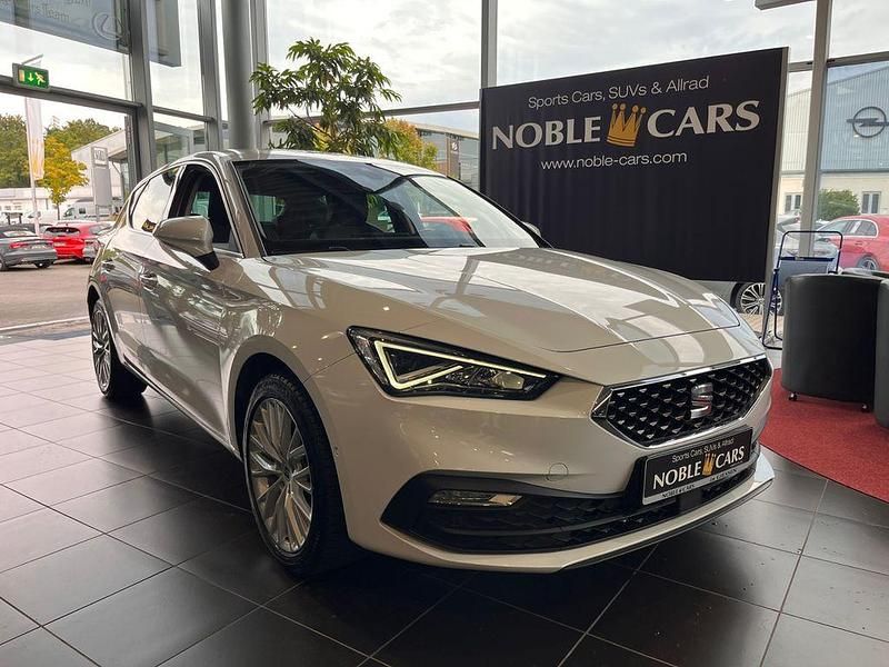 Nevada white (metallic) Gebraucht 2020 Seat Leon XCELLENCE Limousine | 20.890 € (Fairer Preis) - Bild 1/4