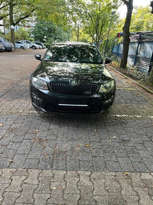 Schwarz Gebraucht 2015 Skoda Octavia RS Kombi | 9.500 € (Superpreis) - Bild 1/4