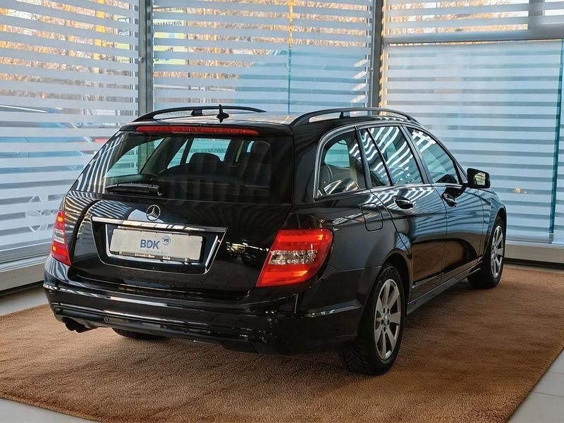 Gebraucht Mercedes C180 120 PS (88 kW) 2012 Schwarz Kombi
