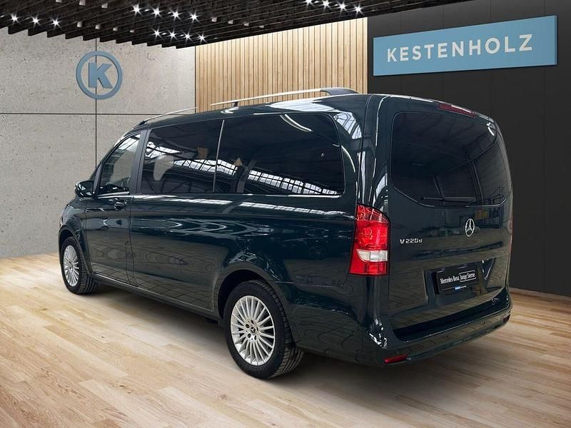 Gebraucht Mercedes V220 Edition 163 PS (119 kW) 2023 Grün Van / Kleinbus