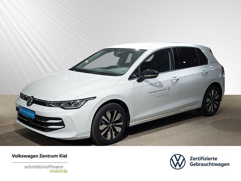 Pure white (weiß) Gebraucht 2024 VW Golf VIII Goal Limousine | 26.680 € (Superpreis) - Bild 1/4