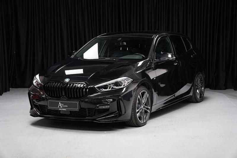 Gebraucht BMW 120 M Sport 190 PS (139 kW) 2022 Saphirschwarz Kleinwagen