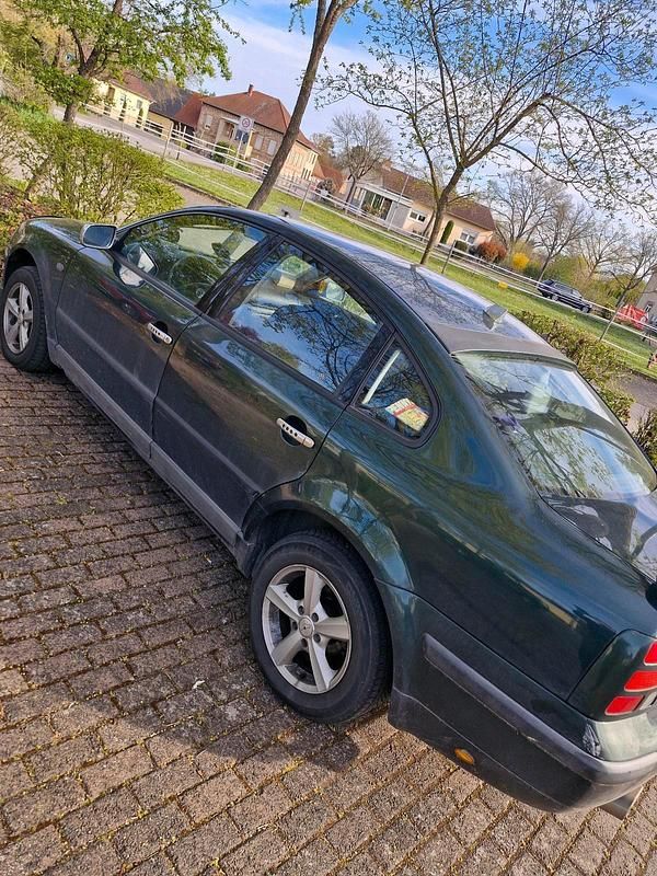 Gebraucht VW Passat 100 PS (73 kW) 1997 Grün Limousine