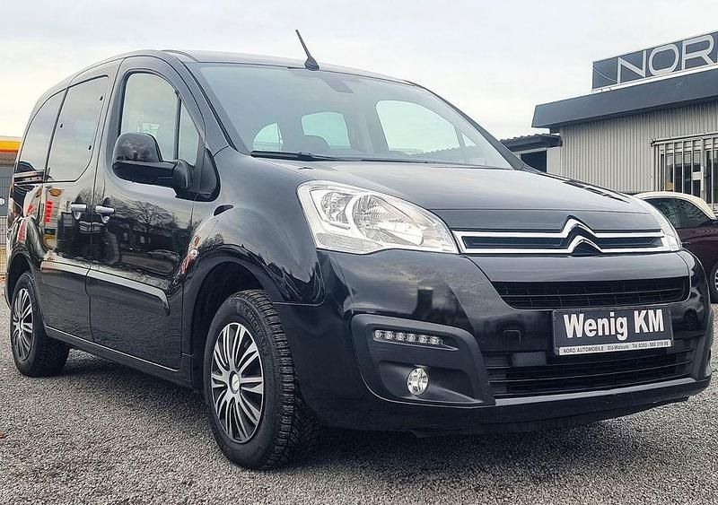 Schwarz Gebraucht 2017 Citroën Berlingo SELECTION Van / Kleinbus | 16.750 € - Bild 1/4