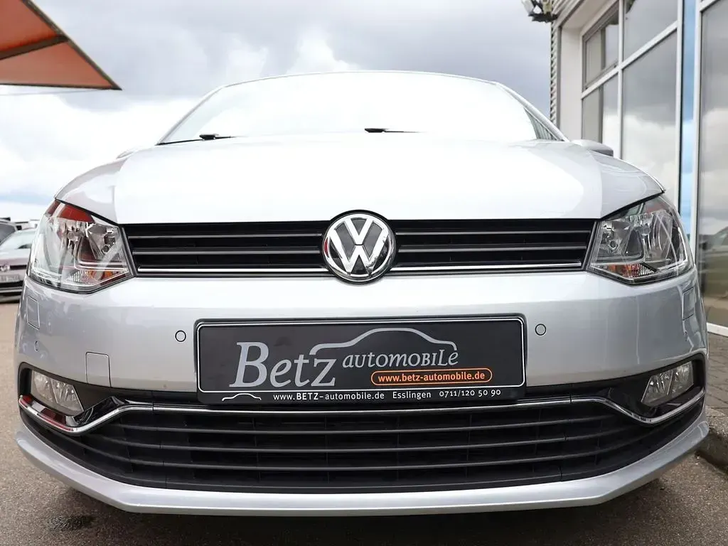 Gebraucht VW Polo Highline 90 PS (66 kW) 2017 Silber Kleinwagen