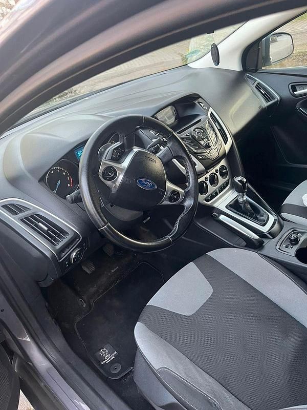 Gebraucht Ford Focus Champions Edition 150 PS (110 kW) 2012 Kombi