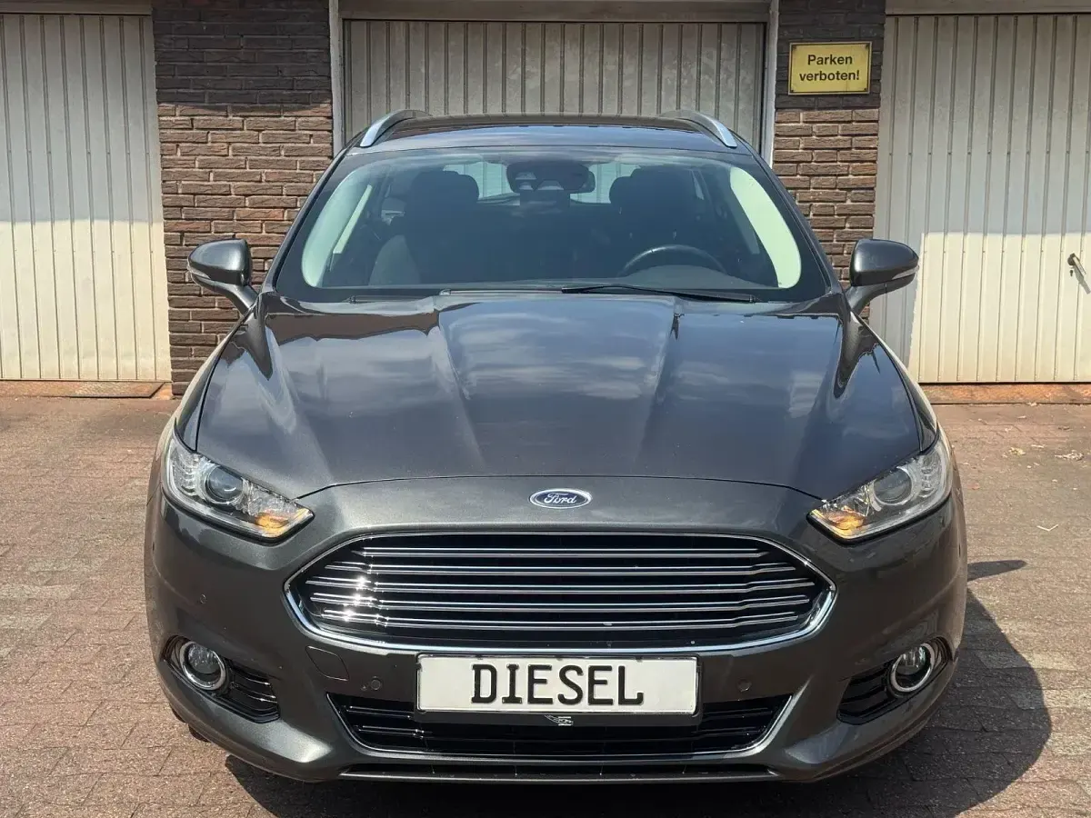Gebraucht Ford Mondeo Titanium 120 PS (88 kW) 2015 Grau Kombi