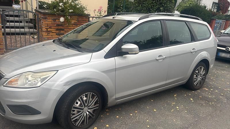 Gebraucht Ford Focus 109 PS (80 kW) 2009 Silber Kombi