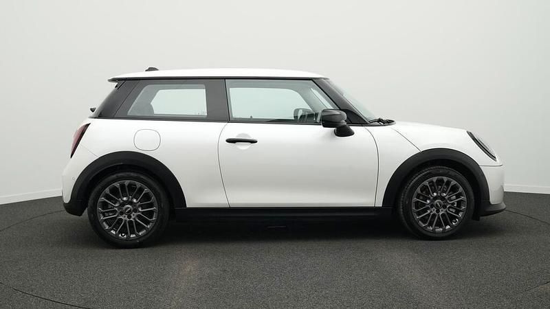 Gebraucht Mini Cooper 156 PS (114 kW) 2024 Nanuq white Kleinwagen