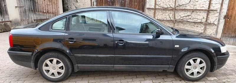 Gebraucht VW Passat 101 PS (74 kW) 2000 Schwarz Limousine