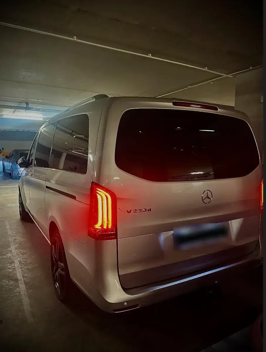 Gebraucht Mercedes V220 163 PS (119 kW) 2016 Silber Van / Kleinbus