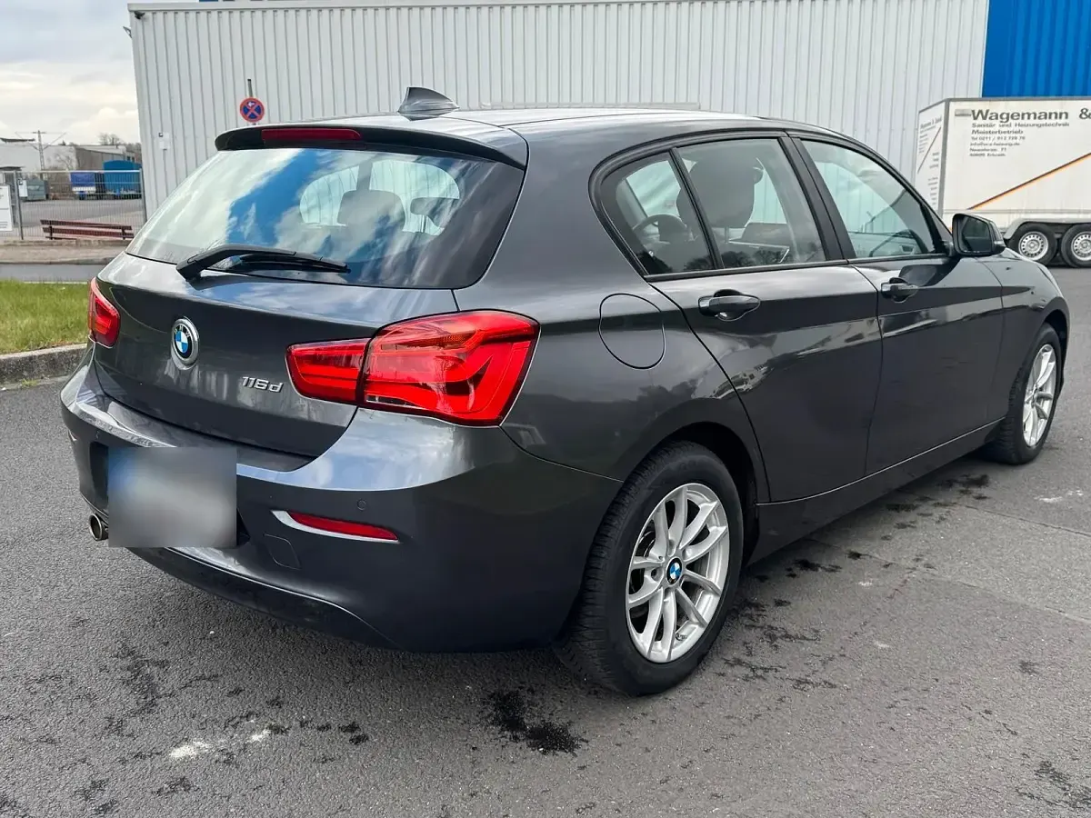 Gebraucht BMW 116 116 PS (85 kW) 2016 Grau Kleinwagen