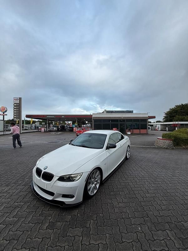 Weiß Gebraucht 2010 BMW 335 Cabriolet Cabrio | 18.000 € (Fairer Preis) - Bild 1/4
