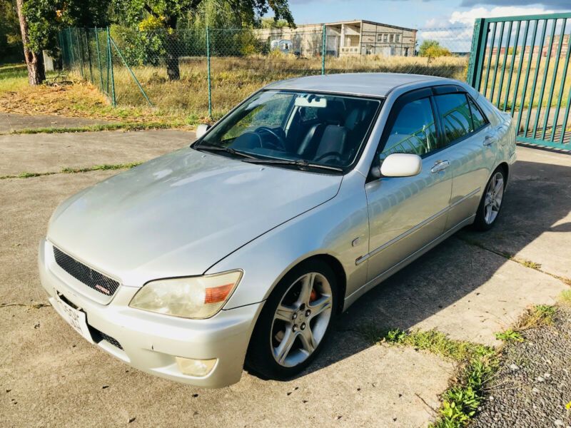 Toyota altezza trd