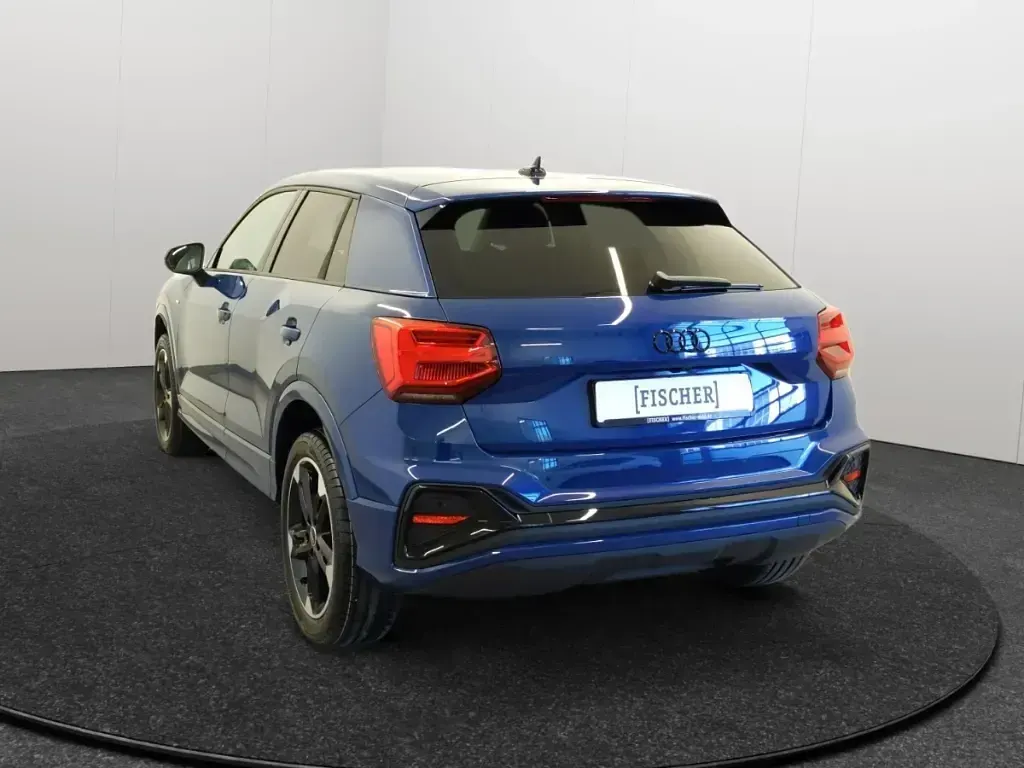 Gebraucht Audi Q2 S-Line 150 PS (110 kW) 2026 Blau SUV