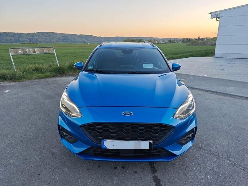 Używany Ford Focus ST-Line 150 KM (110 kW) 2019 Niebieski Sedan/Limuzyna
