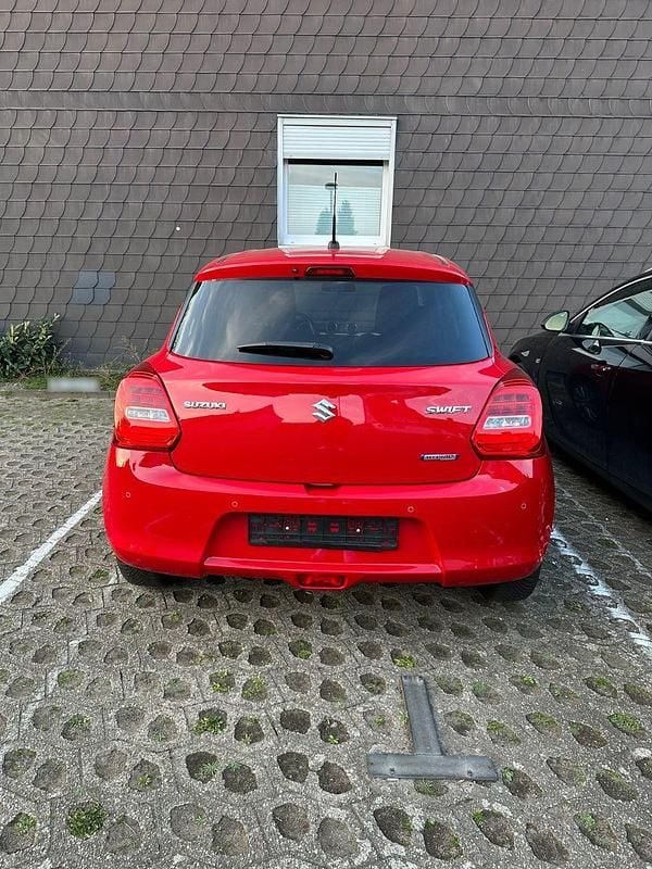 Gebraucht Suzuki Swift Comfort 83 PS (61 kW) 2023 Rot Kleinwagen